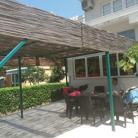 Mona&Mike Apartments Тиват Екстер'єр фото