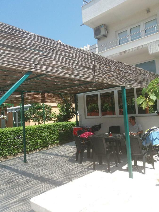 Mona&Mike Apartments Тиват Екстер'єр фото