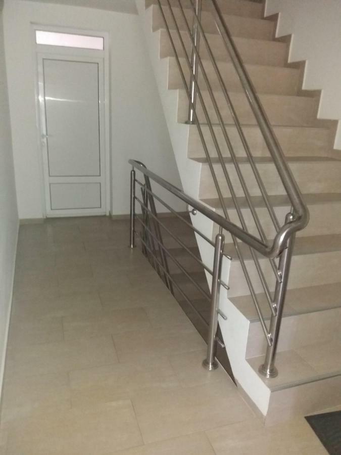 Mona&Mike Apartments Тиват Екстер'єр фото